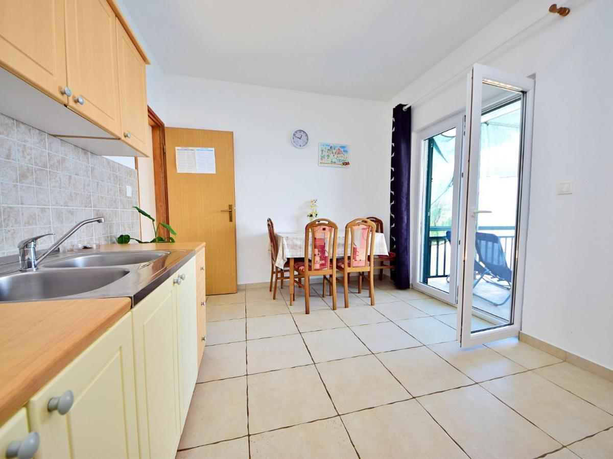 Holiday Home Tina - Hvr501 By Interhome Gdinj Eksteriør bilde