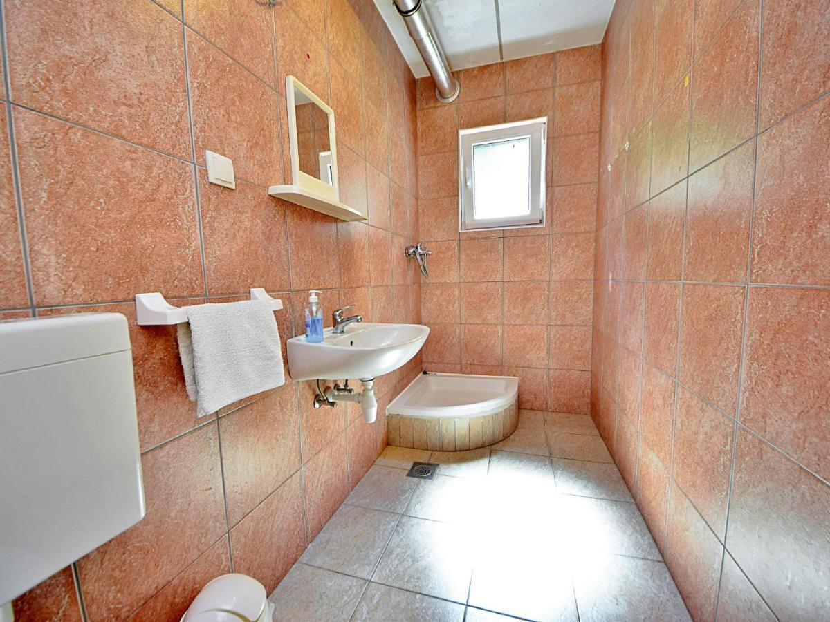 Holiday Home Tina - Hvr501 By Interhome Gdinj Eksteriør bilde